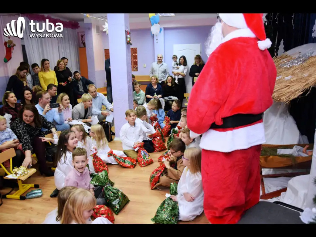 Święty Mikołaj odwiedził przedszkolaki z „Bajki”