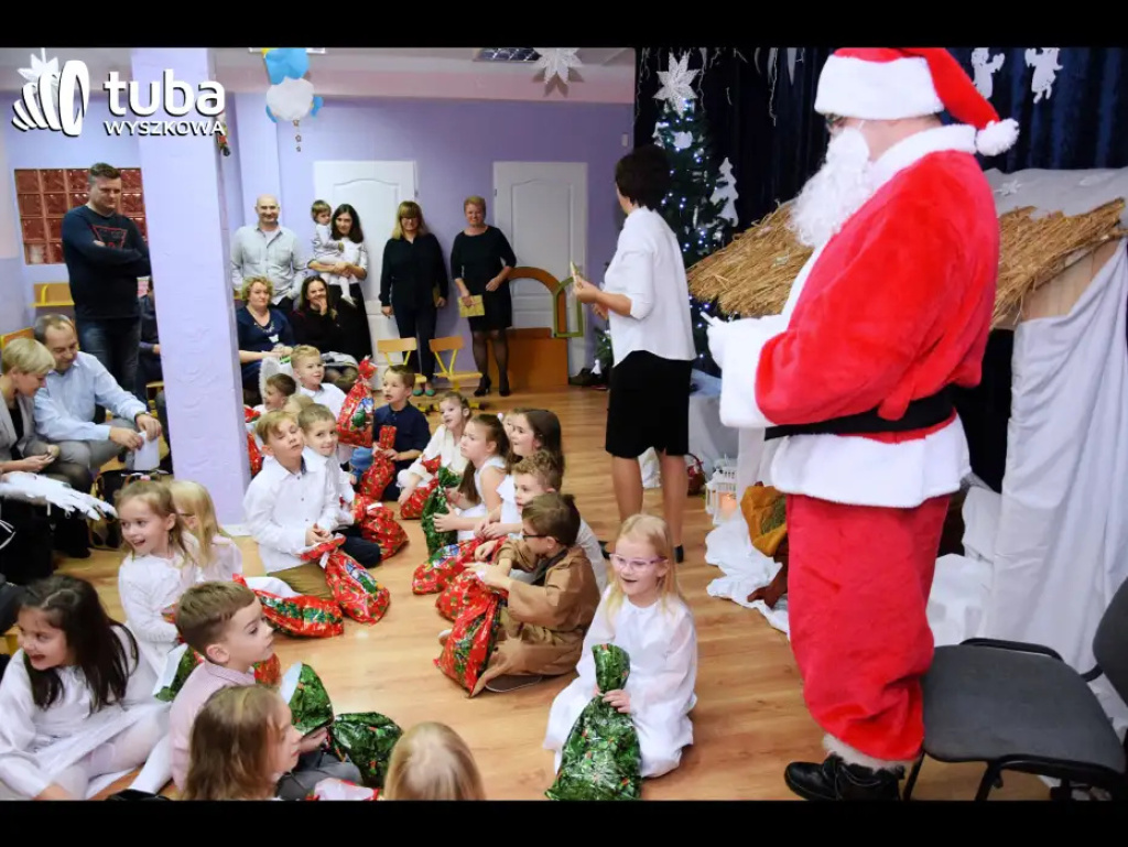 Święty Mikołaj odwiedził przedszkolaki z „Bajki”