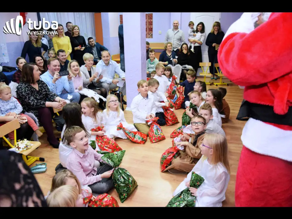 Święty Mikołaj odwiedził przedszkolaki z „Bajki”