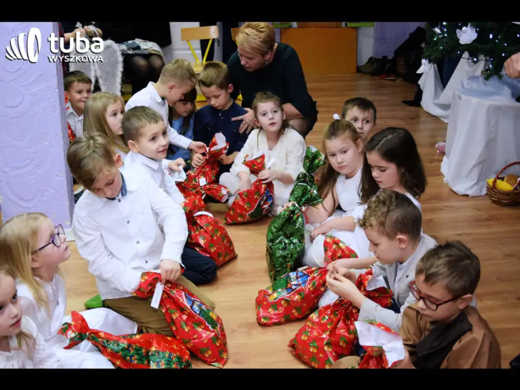 Święty Mikołaj odwiedził przedszkolaki z „Bajki”