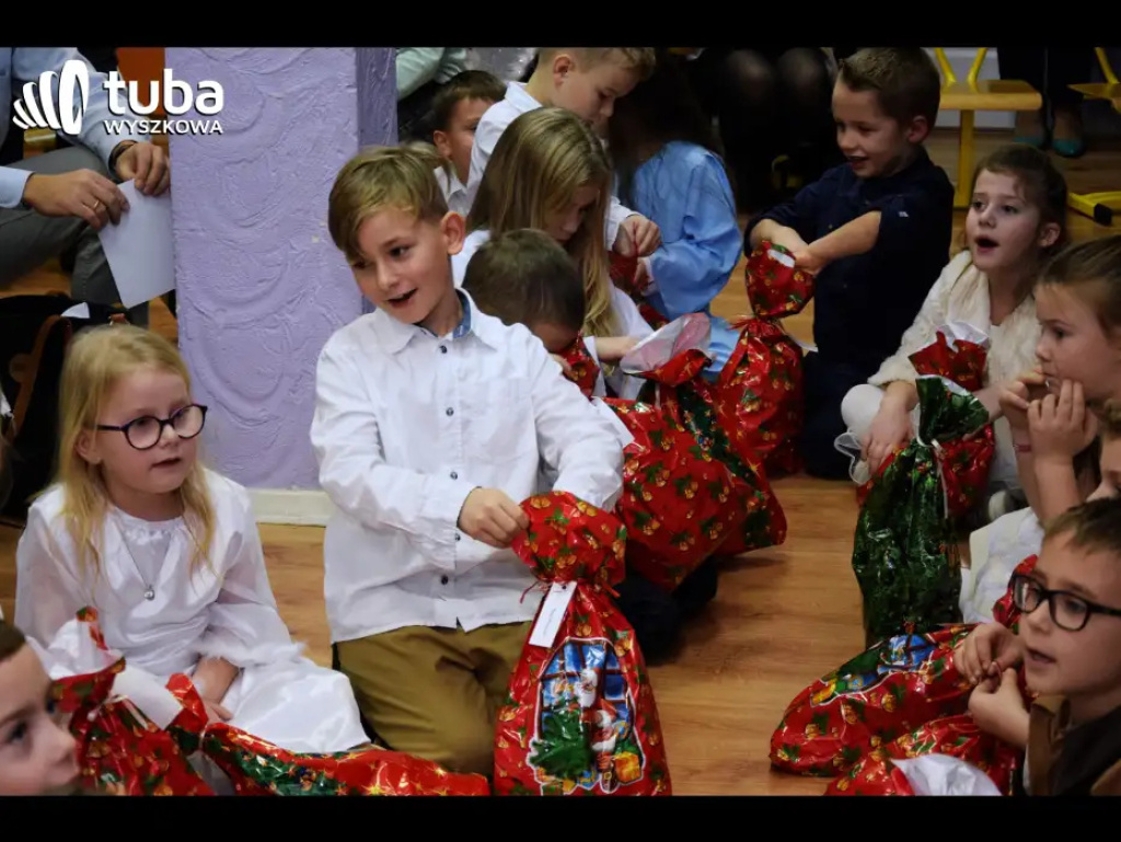 Święty Mikołaj odwiedził przedszkolaki z „Bajki”