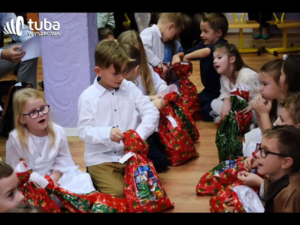 Święty Mikołaj odwiedził przedszkolaki z „Bajki”