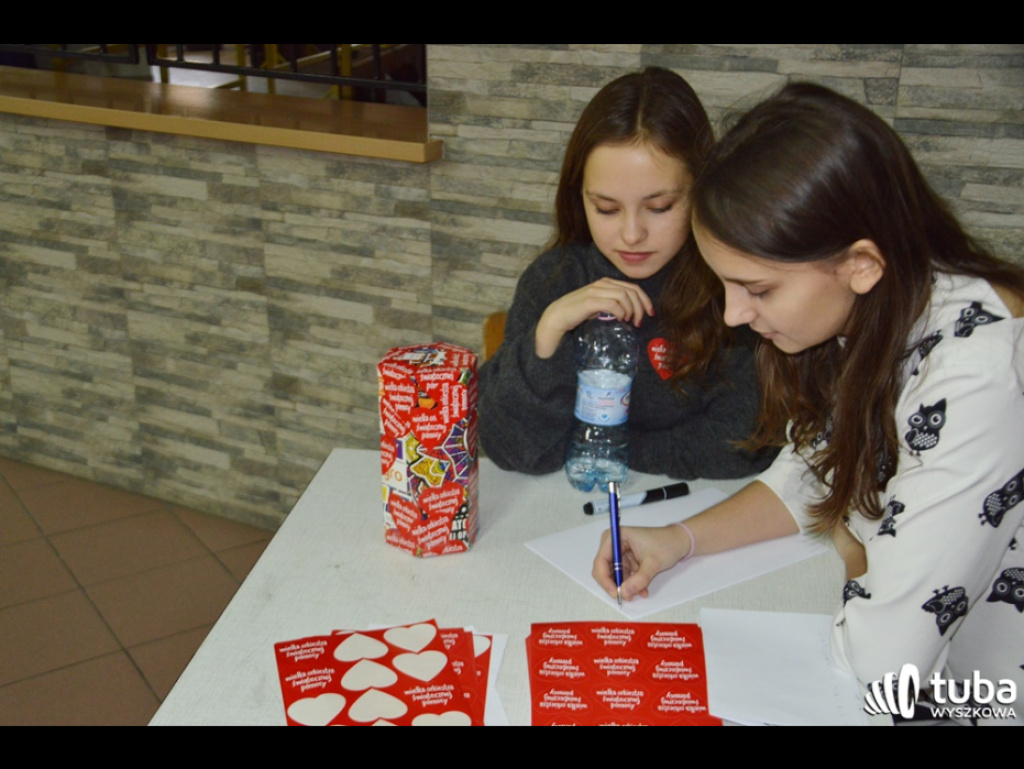 Sportowcy dla WOŚP. XII Turniej Sportowy w I LO