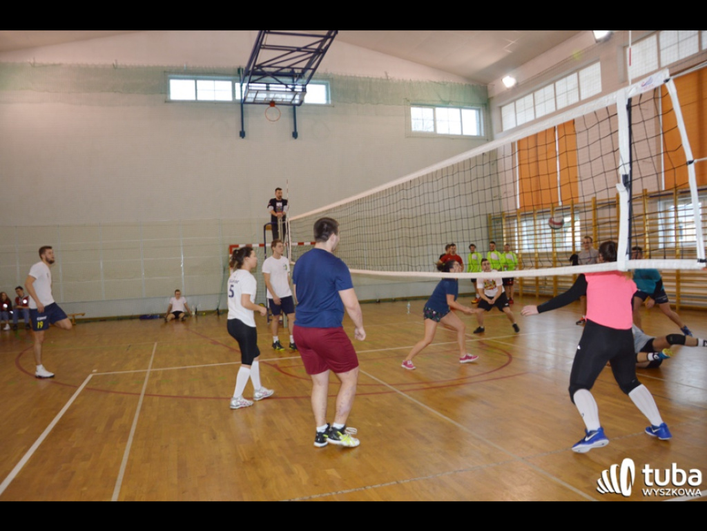 Sportowcy dla WOŚP. XII Turniej Sportowy w I LO
