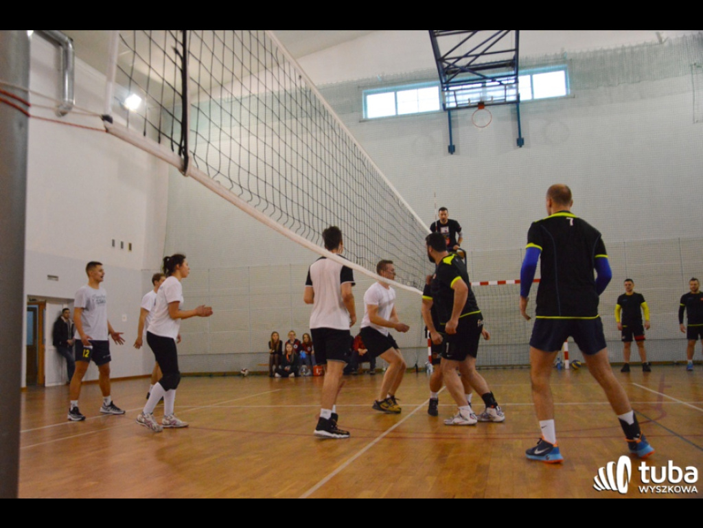 Sportowcy dla WOŚP. XII Turniej Sportowy w I LO