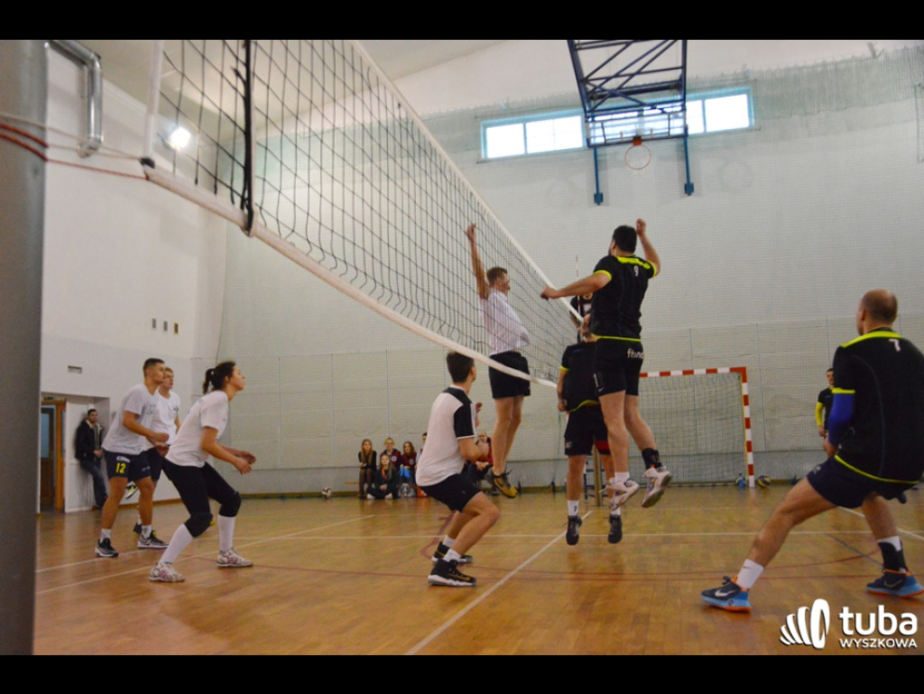 Sportowcy dla WOŚP. XII Turniej Sportowy w I LO