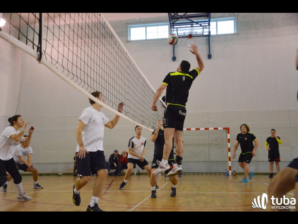 Sportowcy dla WOŚP. XII Turniej Sportowy w I LO