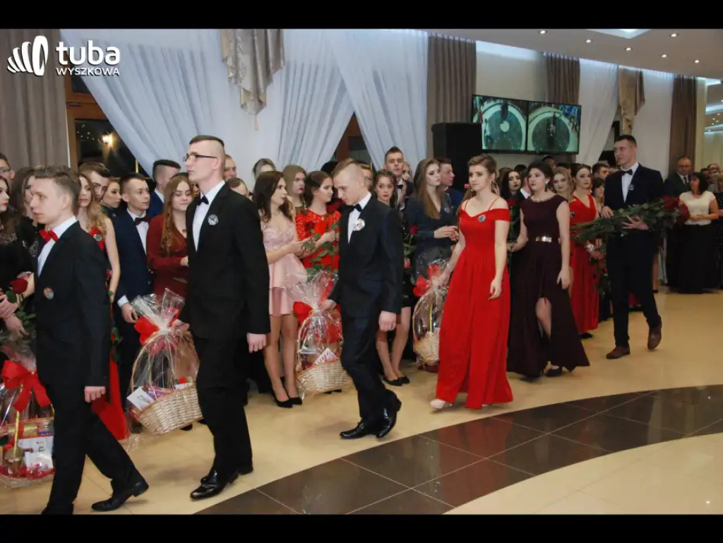 Bal maturalny w 
