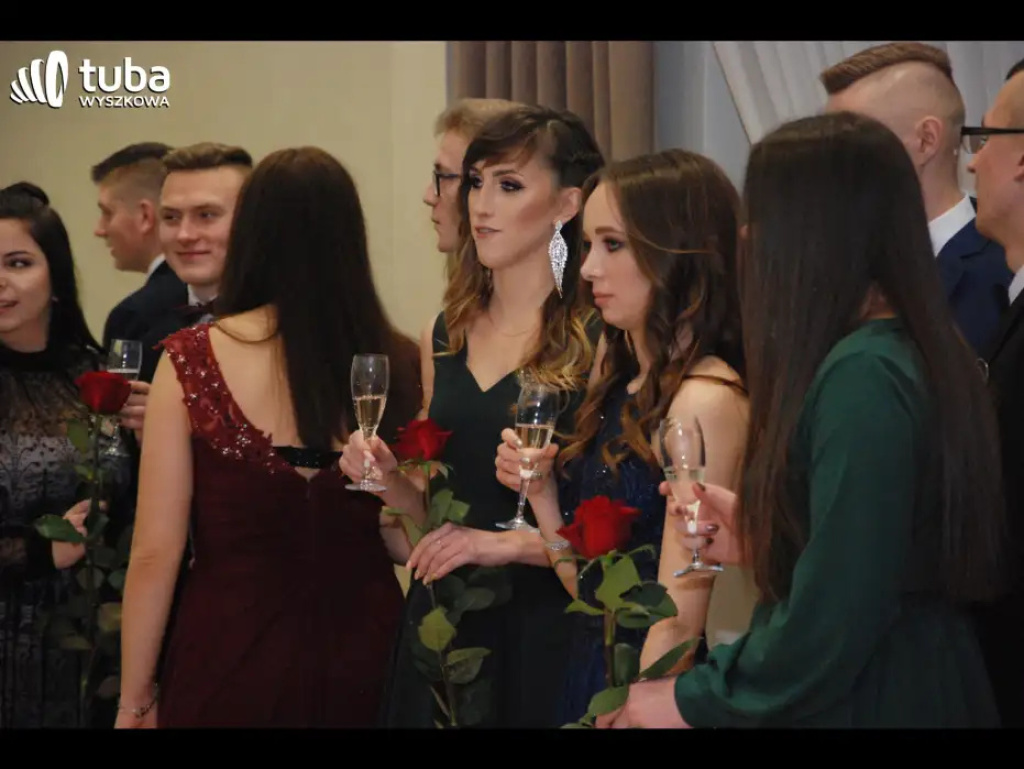 Bal maturalny w 