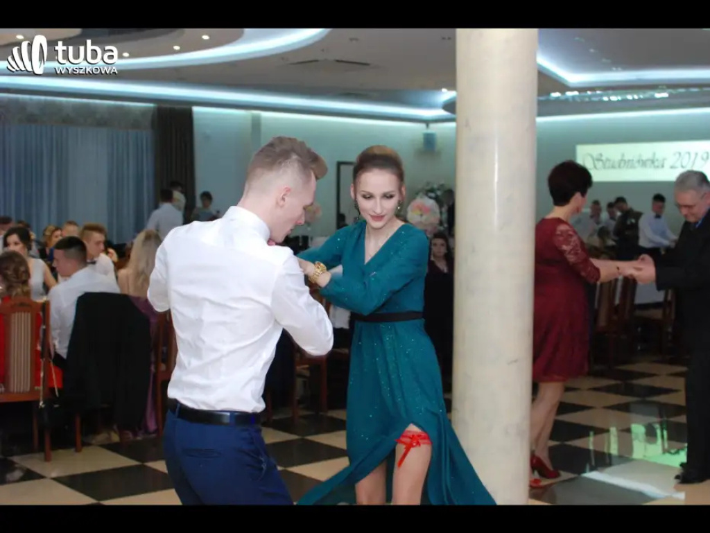 Bal maturalny w 