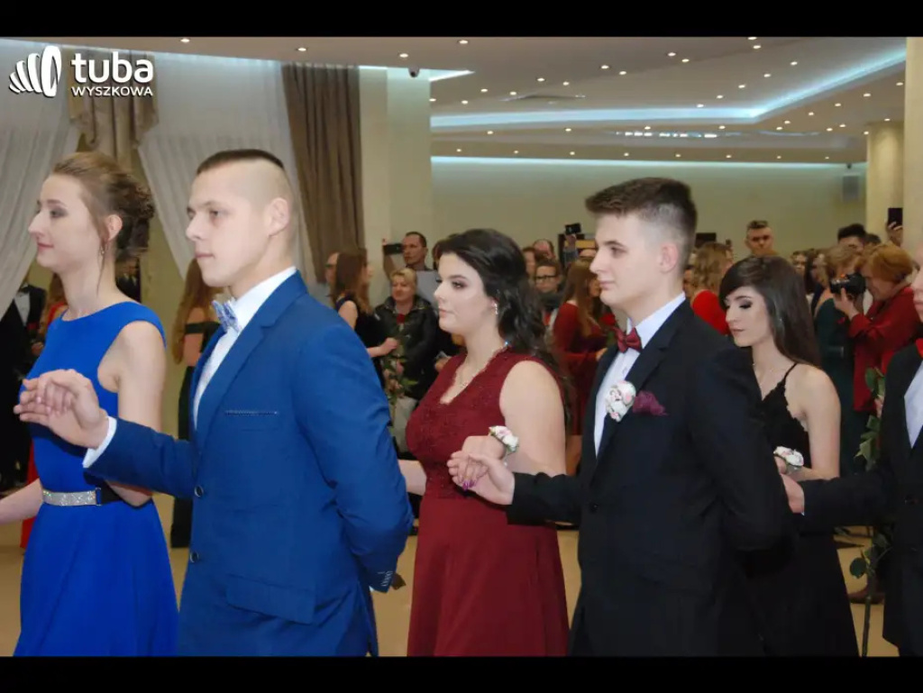 Bal maturalny w 
