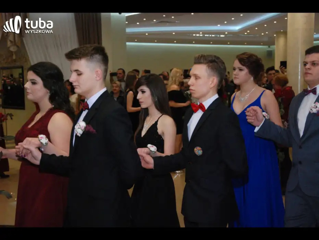 Bal maturalny w 
