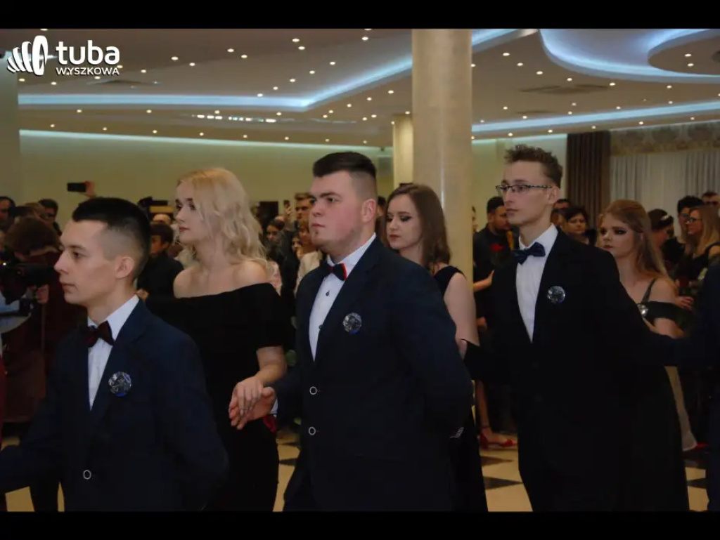 Bal maturalny w 