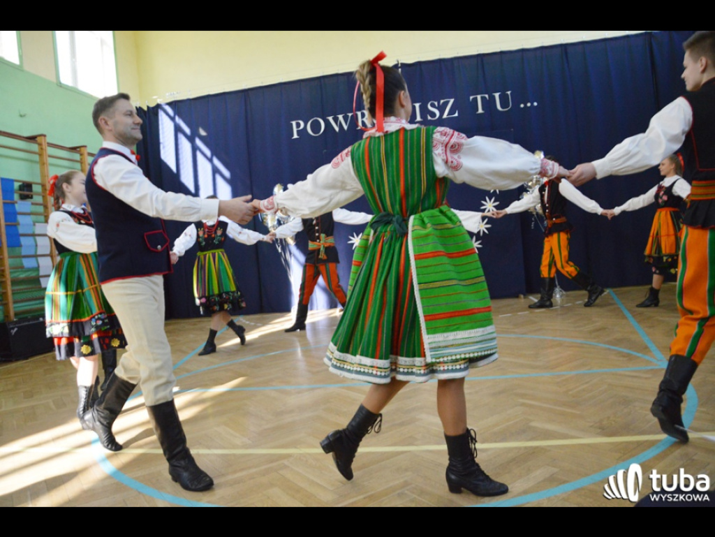 Powróćmy jak za dawnych lat, w zaczarowany szkolny świat... I Zjazd Absolwentów Szkoły Podstawowej w Leszczydole-Nowinach