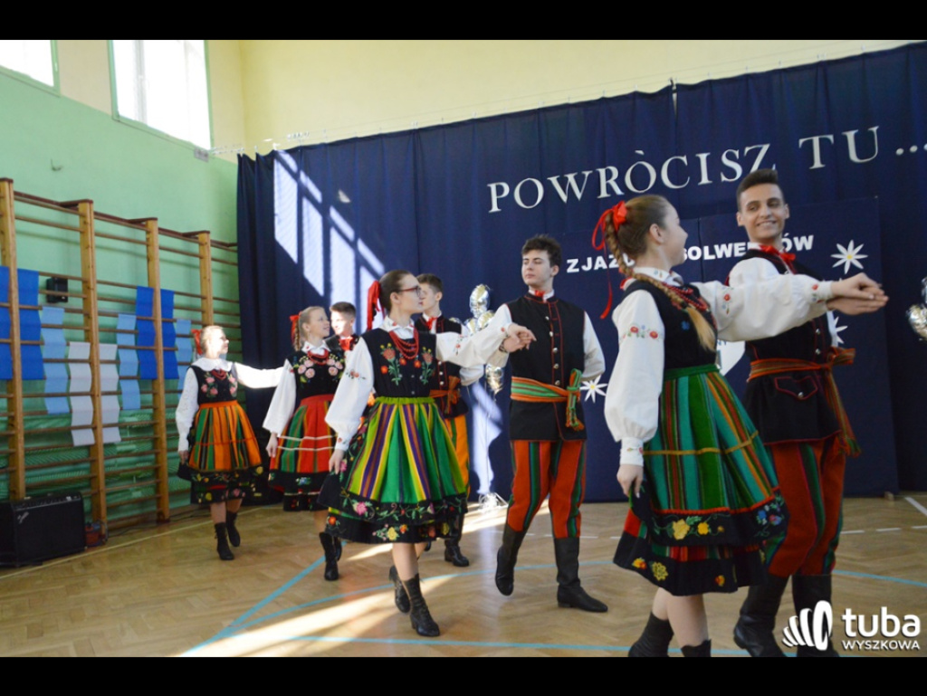 Powróćmy jak za dawnych lat, w zaczarowany szkolny świat... I Zjazd Absolwentów Szkoły Podstawowej w Leszczydole-Nowinach