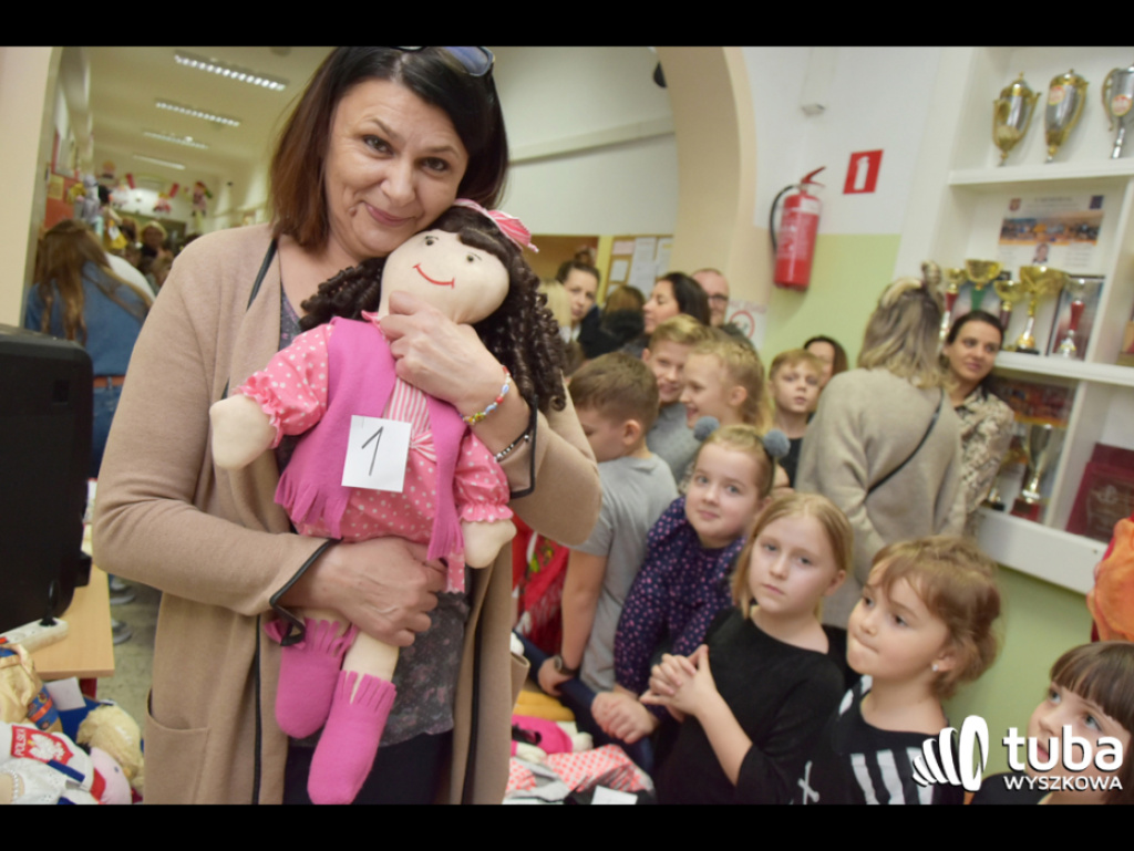 Szmaciane laleczki w szczytnym celu. SP nr 1 w akcji UNICEF 