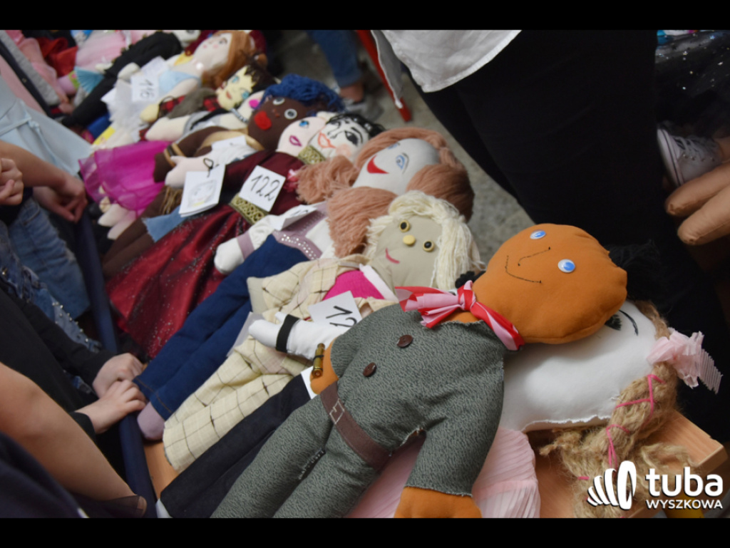 Szmaciane laleczki w szczytnym celu. SP nr 1 w akcji UNICEF 