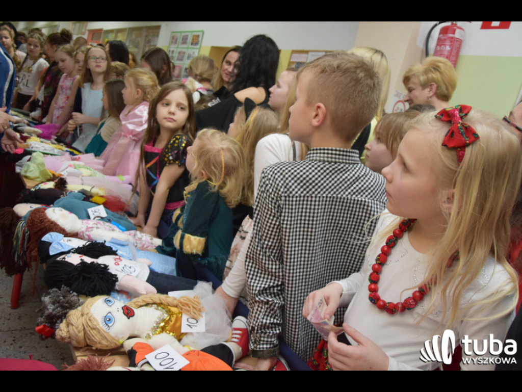 Szmaciane laleczki w szczytnym celu. SP nr 1 w akcji UNICEF 