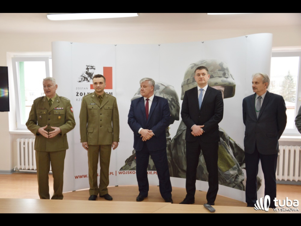 Ci, którzy by chcieli założyć mundur...  W Wyszkowie ruszyła kwalifikacja wojskowa