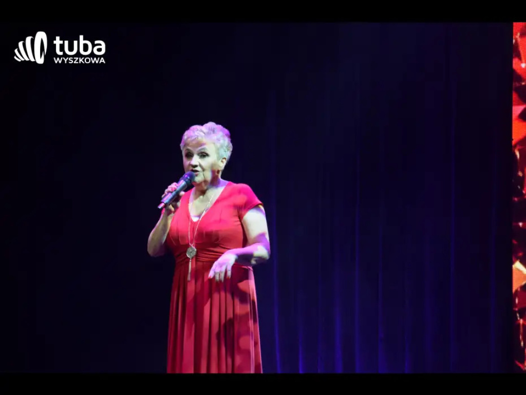 „To było jak cudowny sen, grupa dzieciaków się zebrała…”. Jubileusz 35-lecia Rewii Dziecięcej „Sylaba” (video)