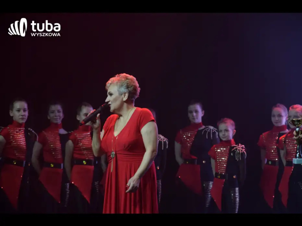 „To było jak cudowny sen, grupa dzieciaków się zebrała…”. Jubileusz 35-lecia Rewii Dziecięcej „Sylaba” (video)