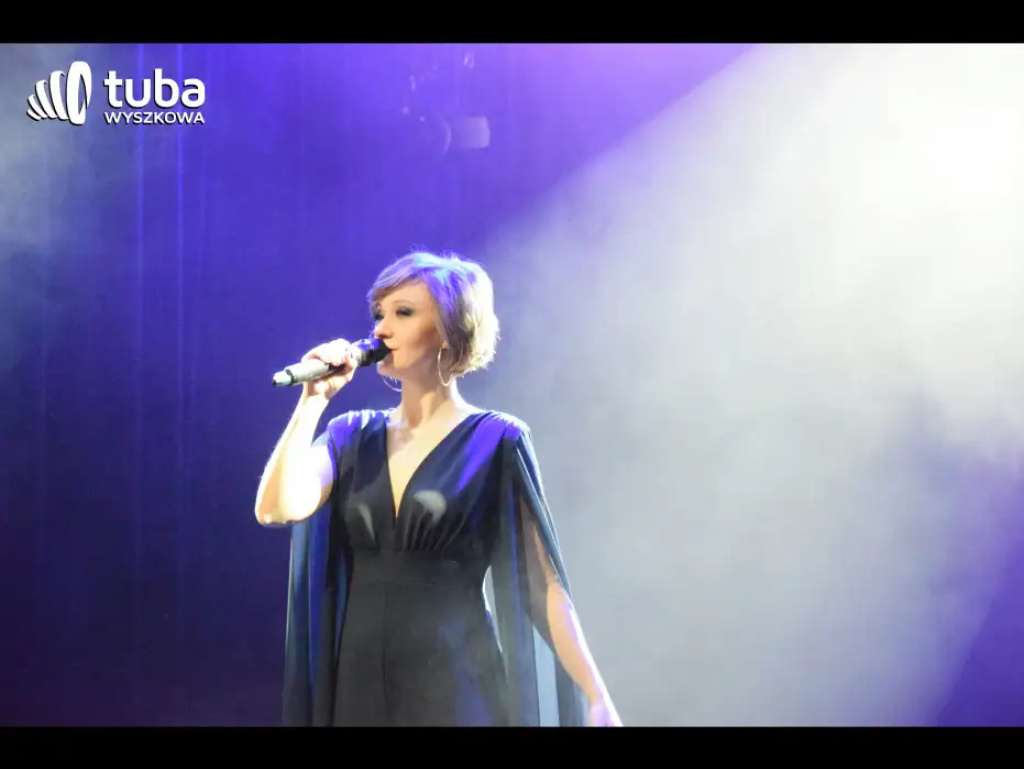 „To było jak cudowny sen, grupa dzieciaków się zebrała…”. Jubileusz 35-lecia Rewii Dziecięcej „Sylaba” (video)