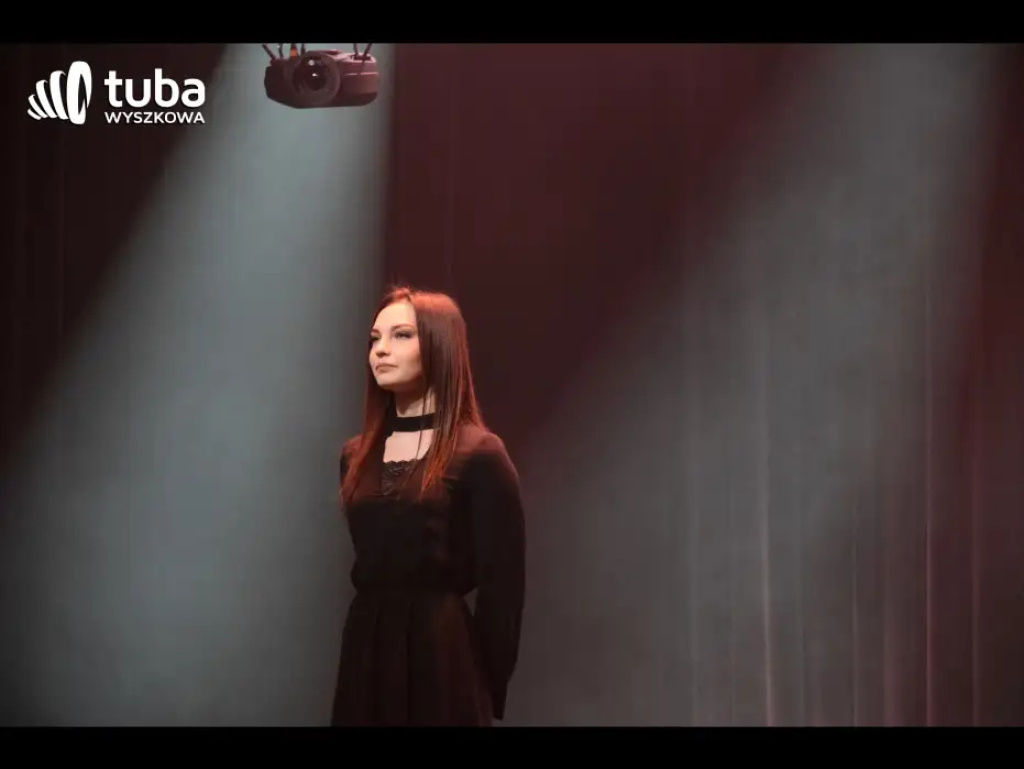 „To było jak cudowny sen, grupa dzieciaków się zebrała…”. Jubileusz 35-lecia Rewii Dziecięcej „Sylaba” (video)