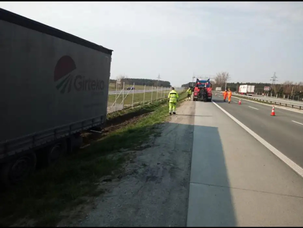 Zasnął za kierownicą. Wielogodzinne utrudnienia na S8