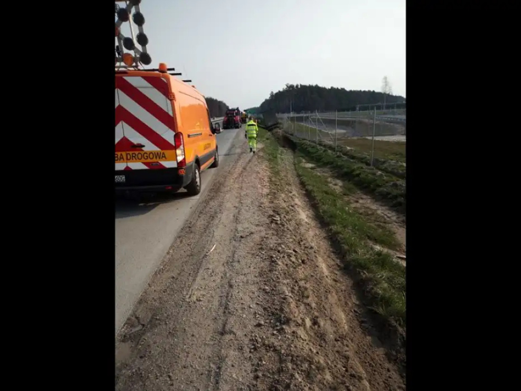 Zasnął za kierownicą. Wielogodzinne utrudnienia na S8