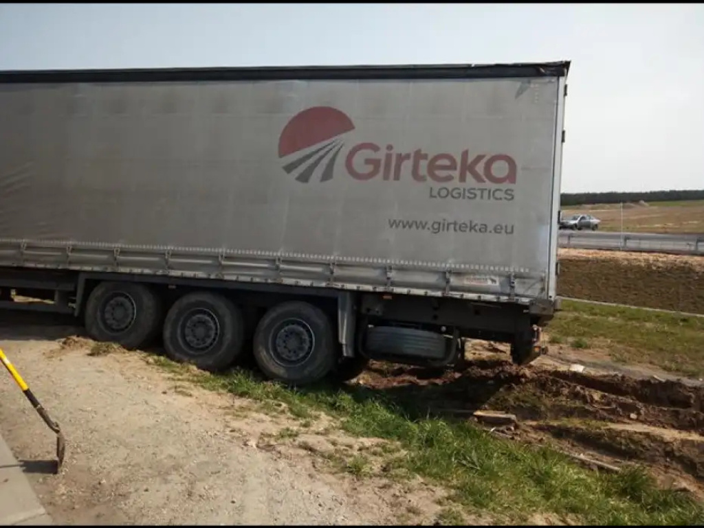 Zasnął za kierownicą. Wielogodzinne utrudnienia na S8