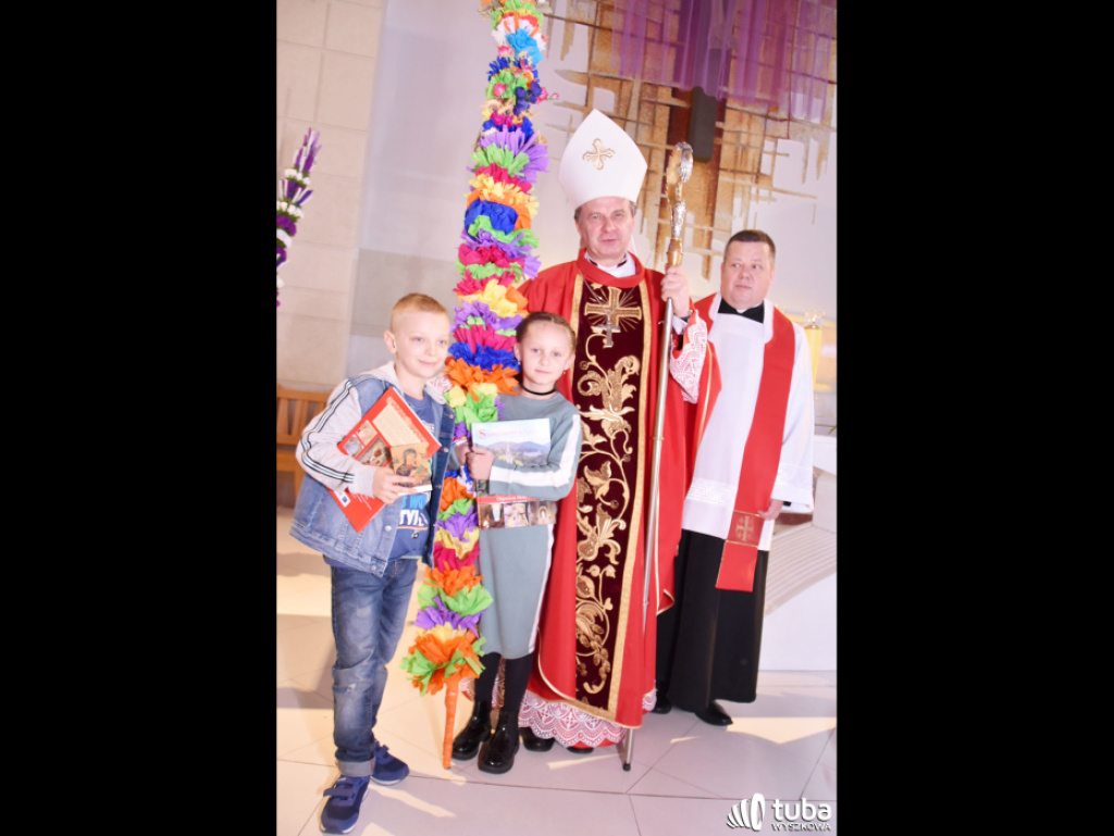 Zachwyciły biskupa. Najpiękniejsze palmy w parafii pw. św. Wojciecha