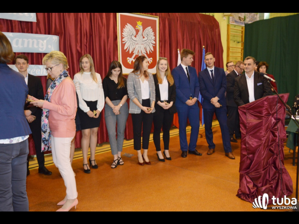 Wstęp do dorosłego, dojrzałego życia... Uroczyste pożegnanie maturzystów w ZS nr 3 w Wyszkowie