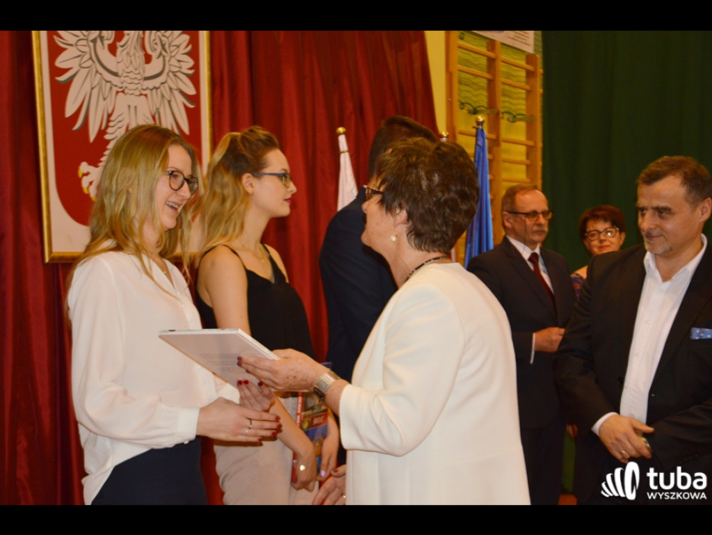 Wstęp do dorosłego, dojrzałego życia... Uroczyste pożegnanie maturzystów w ZS nr 3 w Wyszkowie