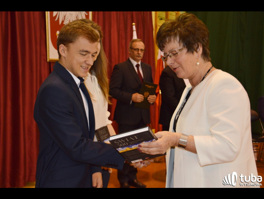 Wstęp do dorosłego, dojrzałego życia... Uroczyste pożegnanie maturzystów w ZS nr 3 w Wyszkowie