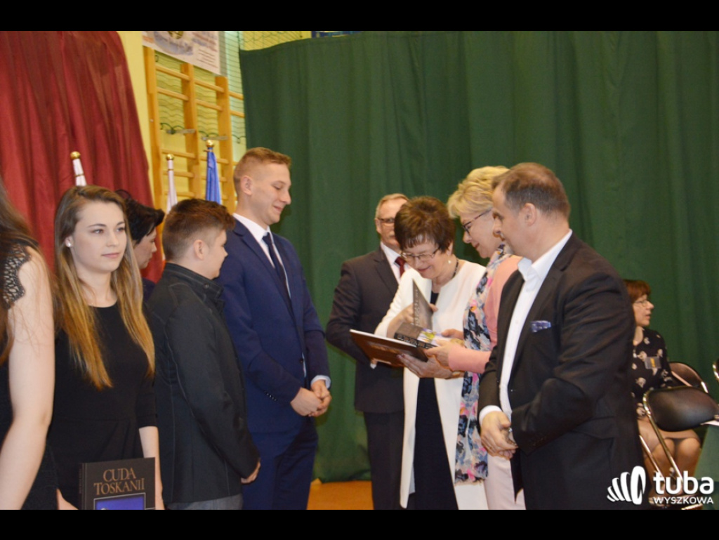 Wstęp do dorosłego, dojrzałego życia... Uroczyste pożegnanie maturzystów w ZS nr 3 w Wyszkowie