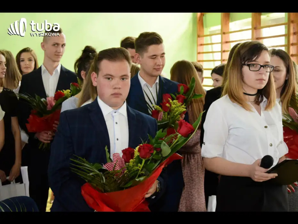 Pożegnanie ze „Skłodowską”. Abiturienci ZS nr 1 zakończyli naukę