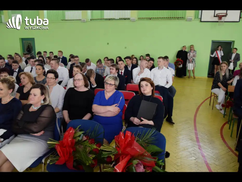 Pożegnanie ze „Skłodowską”. Abiturienci ZS nr 1 zakończyli naukę