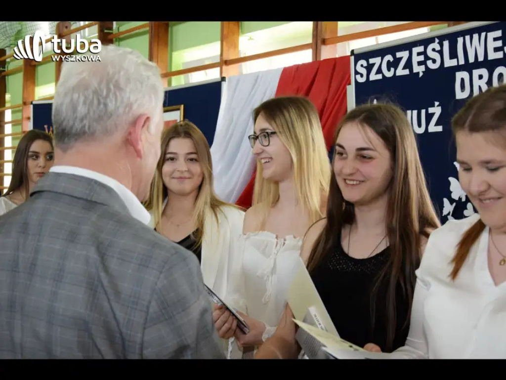 Pożegnanie ze „Skłodowską”. Abiturienci ZS nr 1 zakończyli naukę