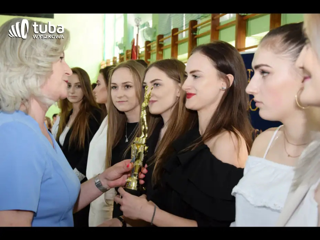 Pożegnanie ze „Skłodowską”. Abiturienci ZS nr 1 zakończyli naukę