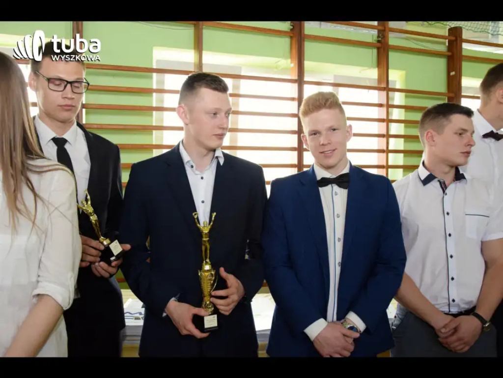 Pożegnanie ze „Skłodowską”. Abiturienci ZS nr 1 zakończyli naukę