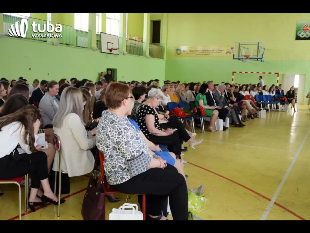 Pożegnanie ze „Skłodowską”. Abiturienci ZS nr 1 zakończyli naukę