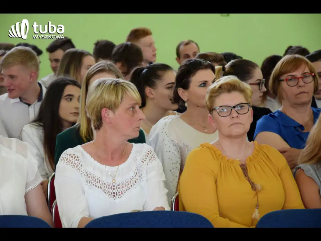 Pożegnanie ze „Skłodowską”. Abiturienci ZS nr 1 zakończyli naukę