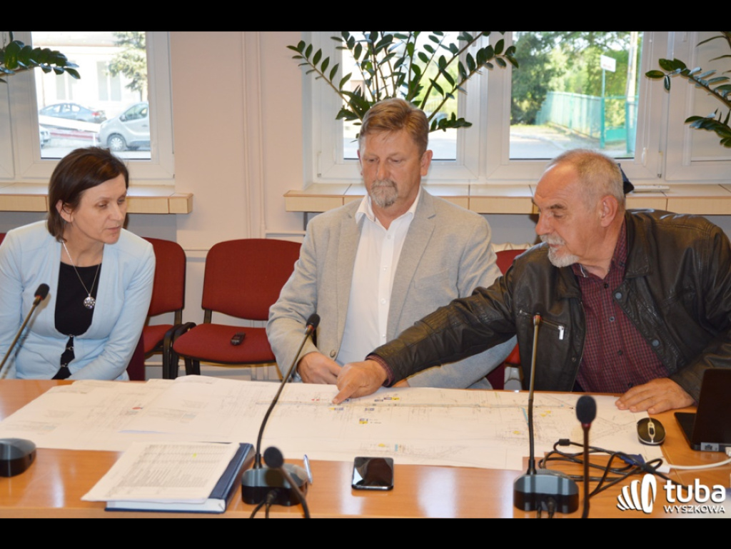 Jest projekt przebudowy ulicy Akacjowej oraz ulicy Jutrzenki. Do wyboru dwa warianty