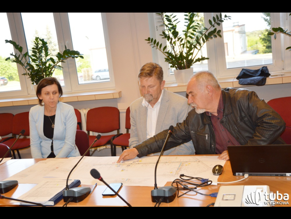 Jest projekt przebudowy ulicy Akacjowej oraz ulicy Jutrzenki. Do wyboru dwa warianty