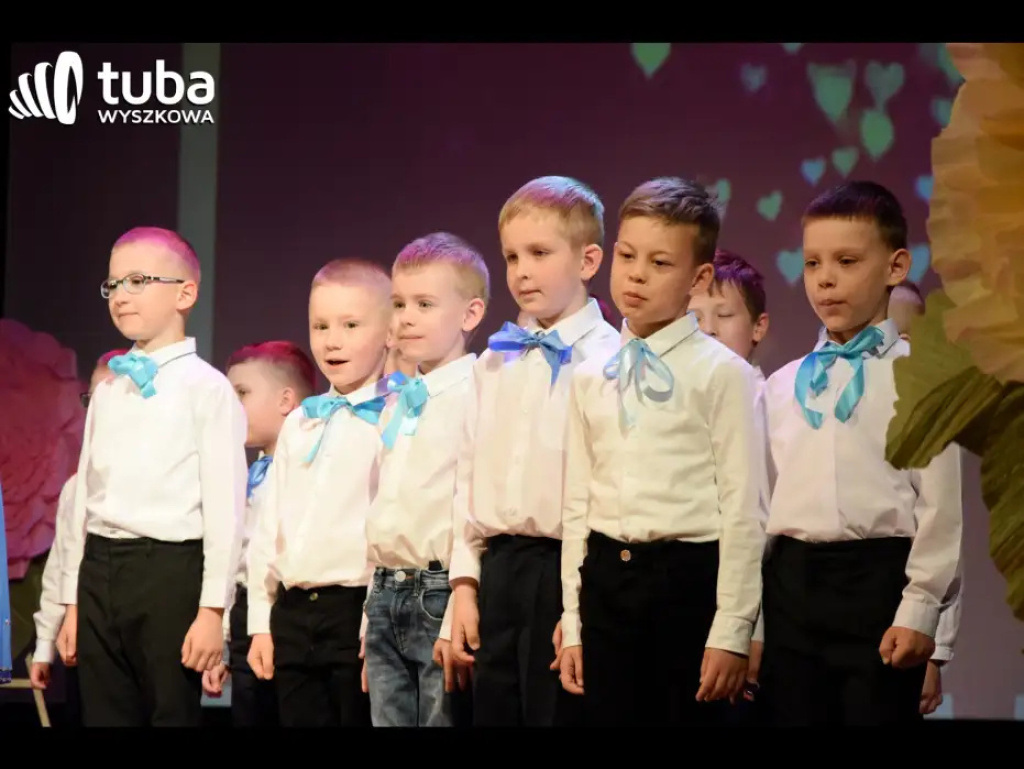 „Nasze życie z Wami płynie wprost bajecznie”. Koncert przedszkolaków z „Bajki”