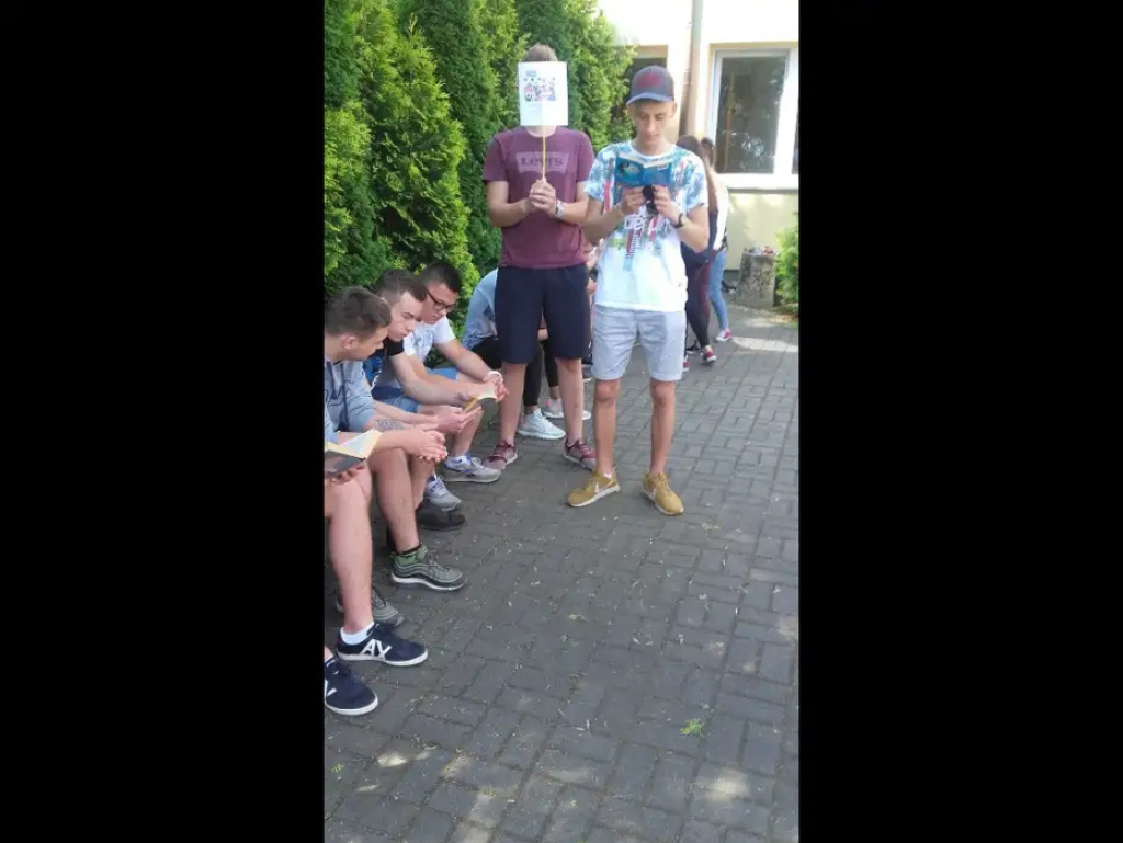 Czytanie na masową skalę, czyli ”Jak nie czytam jak czytam”
