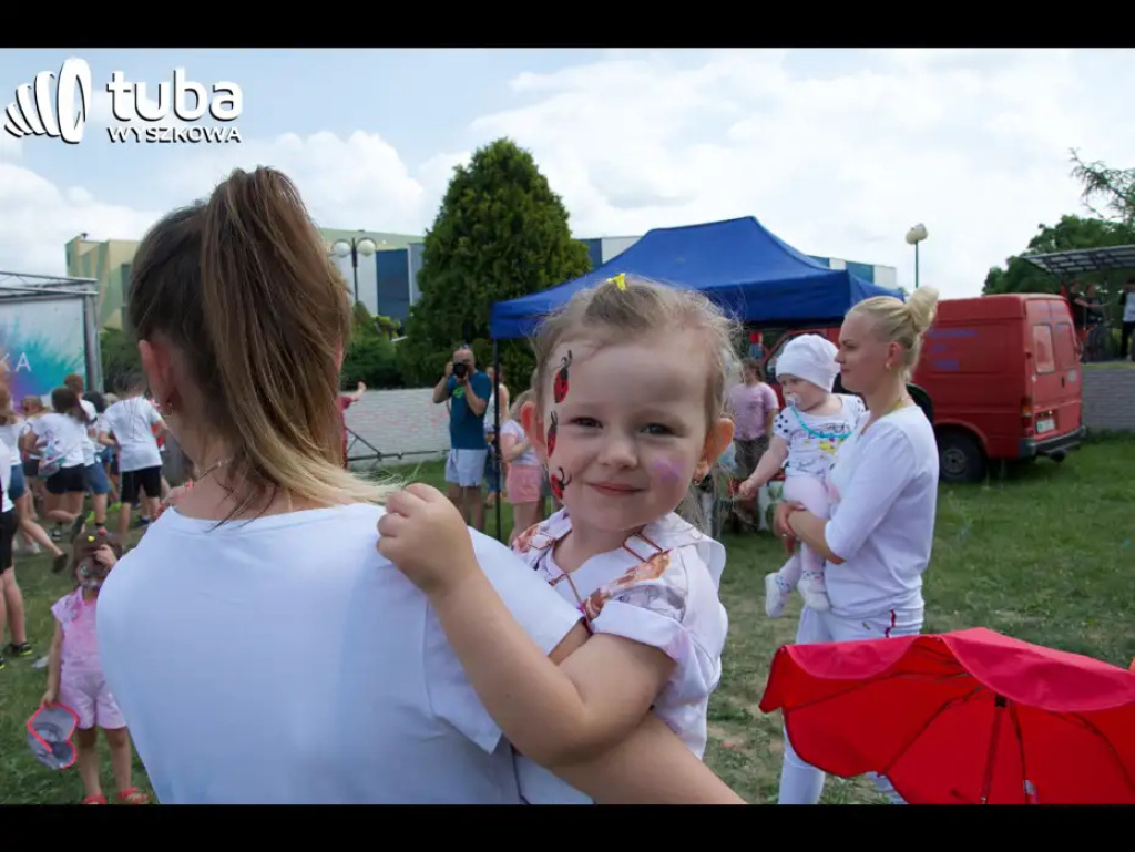 Kolorowe rozpoczęcie wakacji. Holi Festival w Wyszkowie