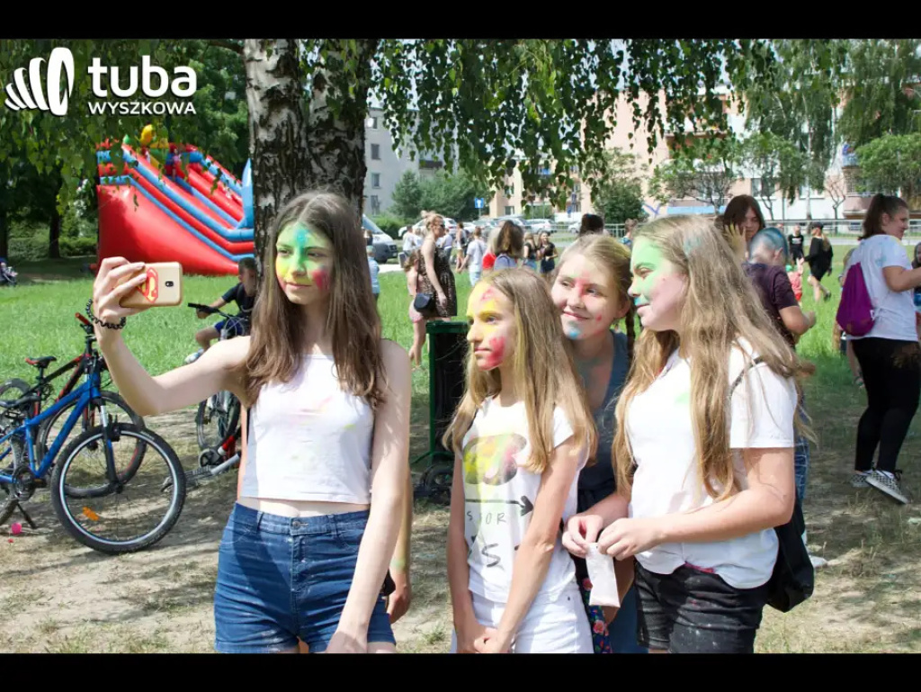 Kolorowe rozpoczęcie wakacji. Holi Festival w Wyszkowie