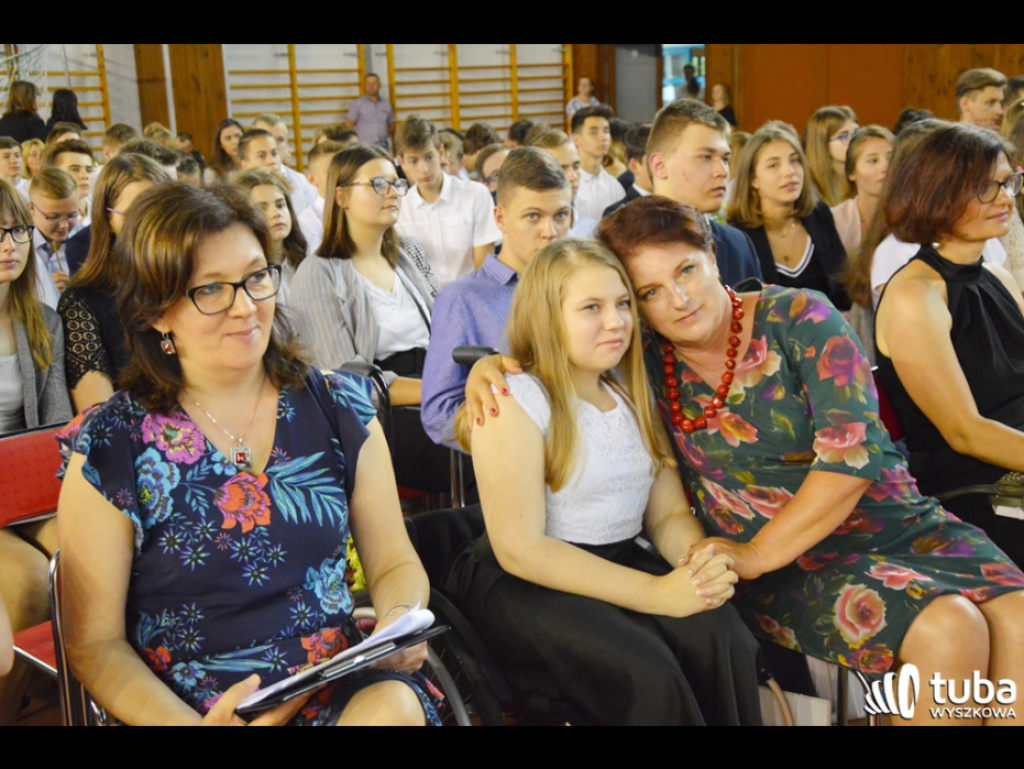 Nadeszły wakacje...  Uczniowie SP nr 5 i Gimnazjum nr 1 zakończyli rok szkolny 2018/ 2019
