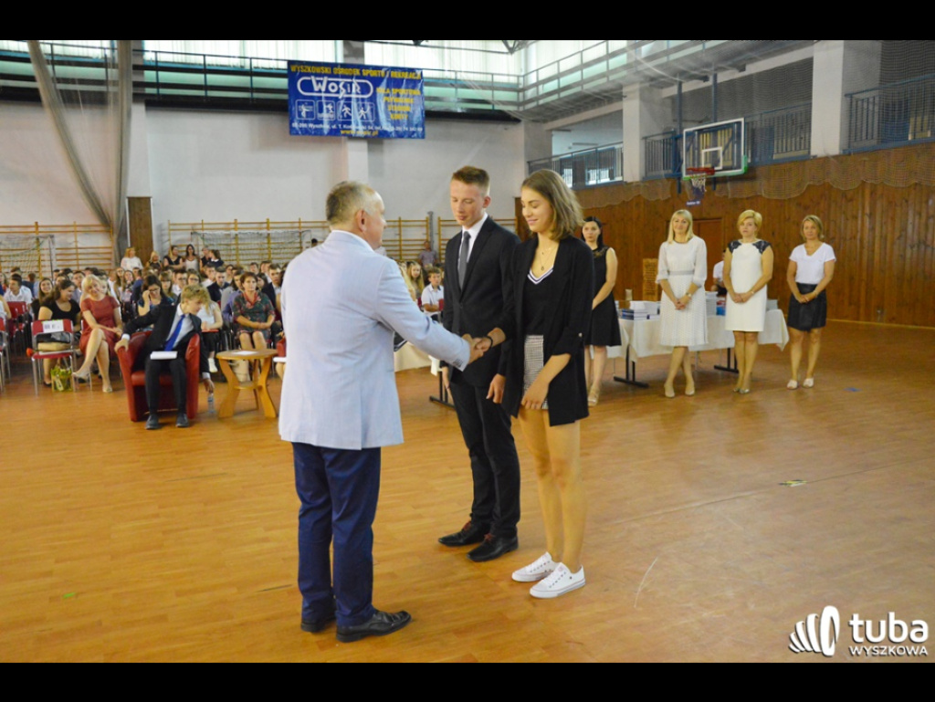 Nadeszły wakacje...  Uczniowie SP nr 5 i Gimnazjum nr 1 zakończyli rok szkolny 2018/ 2019